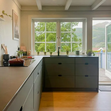 Renovated 1918 House By The Sea In * Sandeid