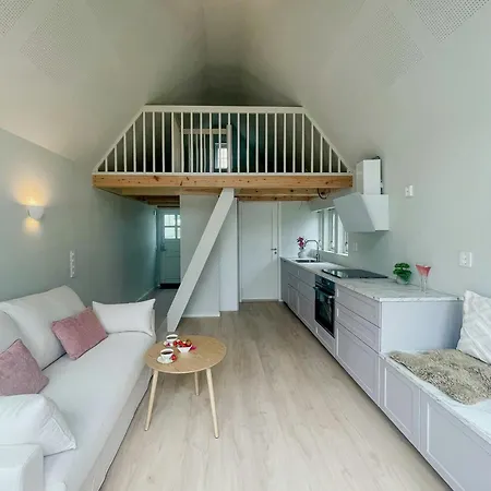 Renovated 1918 House By The Sea In Ferienhaus *