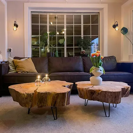 Renovated 1918 House By The Sea In Vakantiehuis *