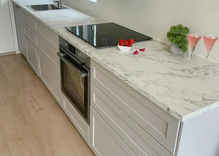 Renovated 1918 House By The Sea In *