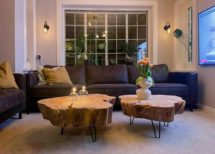 Renovated 1918 House By The Sea In Vakantiehuis *