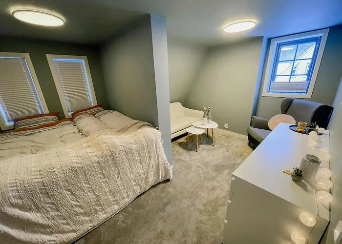 Renovated 1918 House By The Sea In *