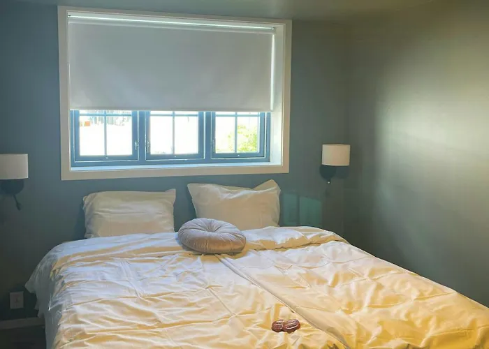 펜션 Renovated 1918 House By The Sea In *