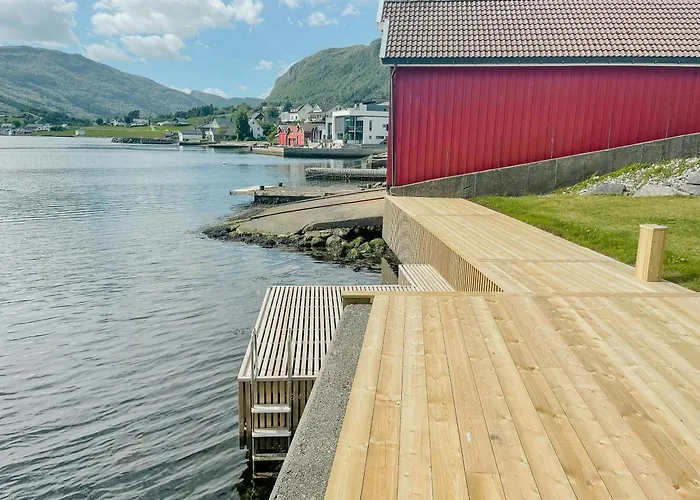 Renovated 1918 House By The Sea In Vakantiehuis