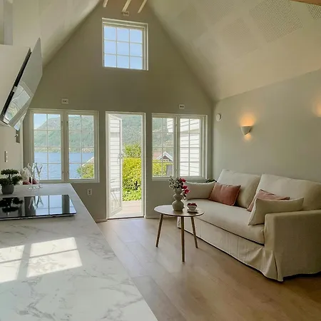 Renovated 1918 House By The Sea In *