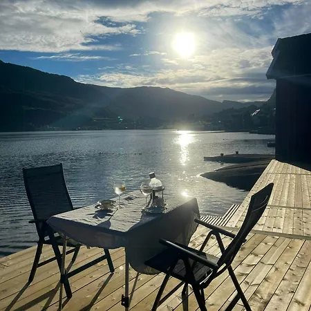 Renovated 1918 House By The Sea In Feriehus Sandeid